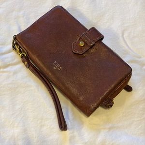 Fossil Wristlet